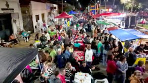 Feira tem comida, bebida e artesanato